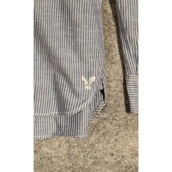 American Eagle Button Down Shirt Men Size Medium Pinstripe Preppy Academia 2010s - Picture 2 of 9